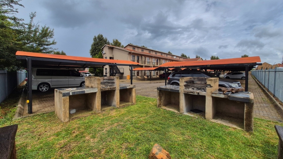 1 Bedroom Property for Sale in Elandsheuwel AH North West